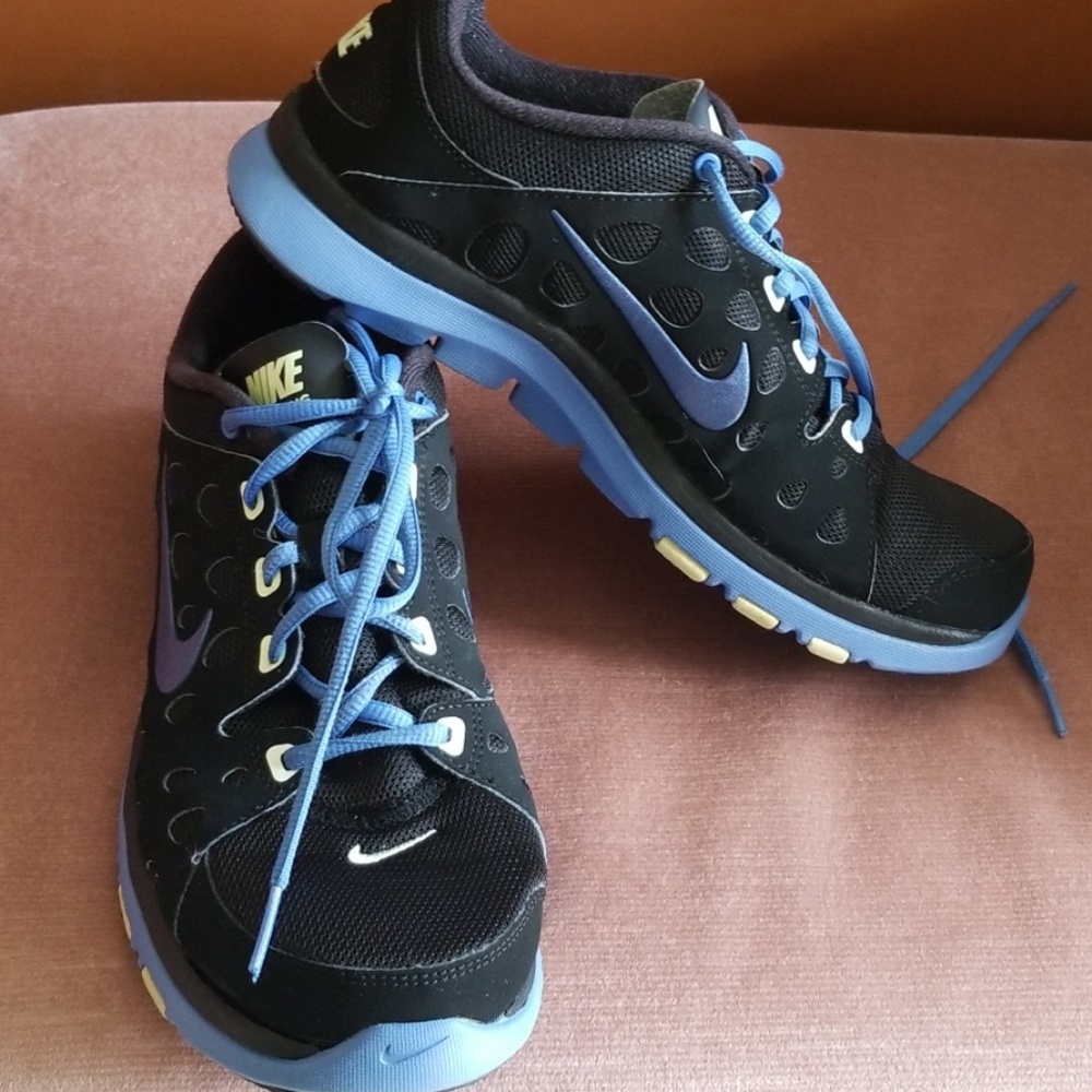 Nike Womens Training Shoes 8